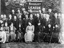  W. Morris con la  Liga Socialista (18??) 