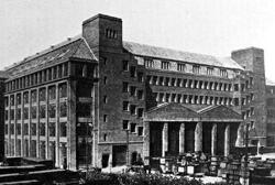  P. Behrens: F�brica de material de alta tensi�n AEG, Berl�n (1910) 